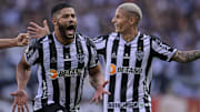 Hulk no ataque e Arana na lateral brilharam intensamente