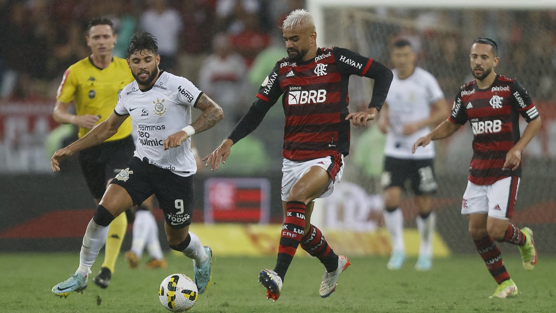 Flamengo e Corinthians são os clubes que fazem “maior concessão na formação da Liga”. Flamengo e Corinthians são os clubes que fazem “maior concessão na formação da Liga”.