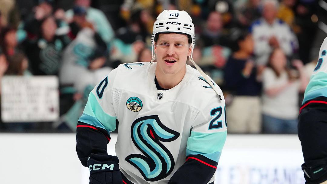 Jan 31, 2026; Las Vegas, Nevada, USA; Seattle Kraken right wing Eeli Tolvanen (20) warms up before a game against the Vegas Golden Knights at T-Mobile Arena. Mandatory Credit: Stephen R. Sylvanie-Imagn Images