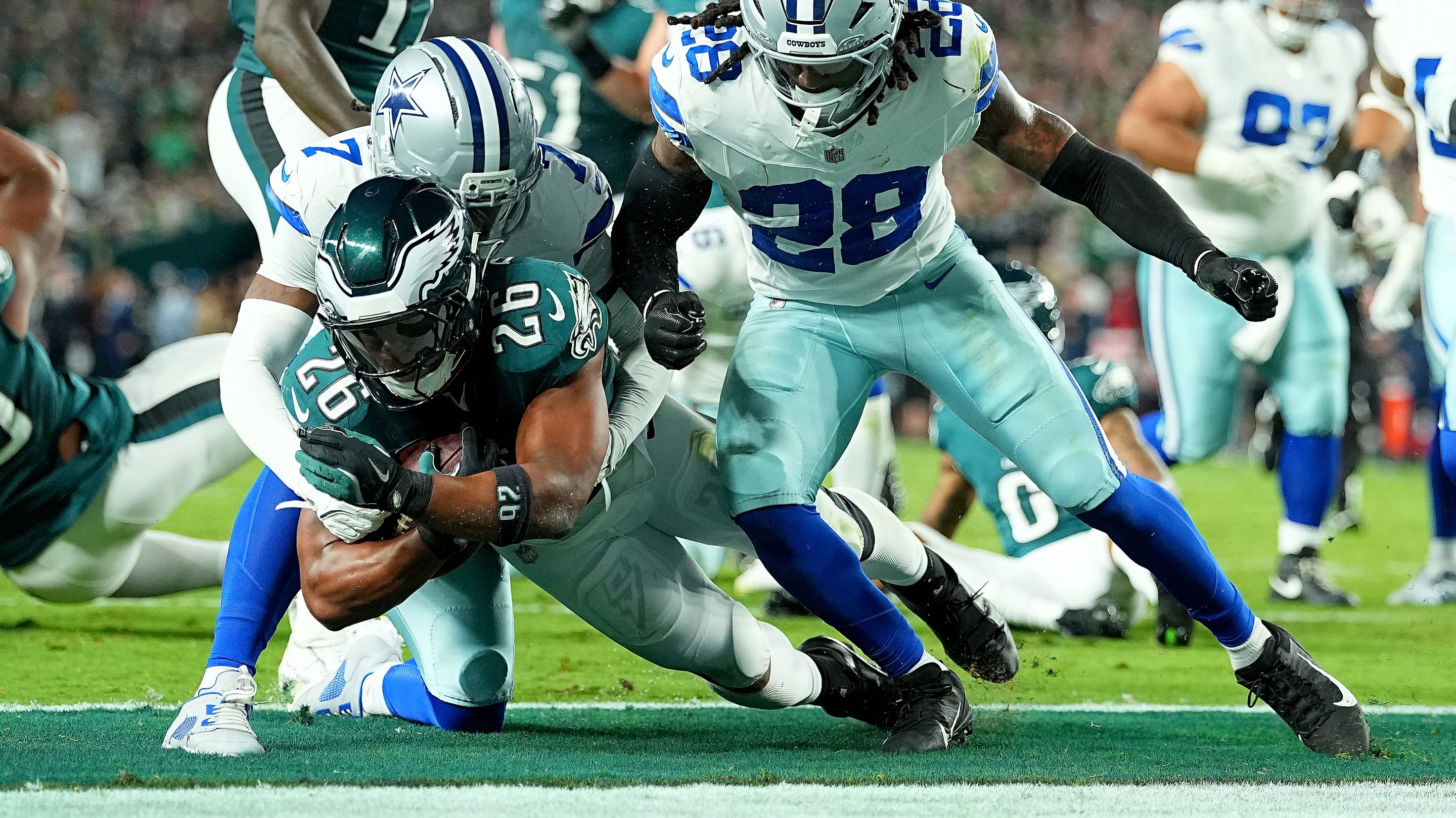 Cowboys-Eagles restart time: Weather delay updates from Philadelphia