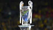 La Ligue des Champions est disputée jusqu'en mai.