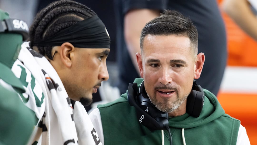 Oct 19, 2025; Glendale, Arizona, USA; Green Bay Packers head coach Matt LaFleur with quarterback Jordan Love (10) against the Arizona Cardinals at State Farm Stadium.