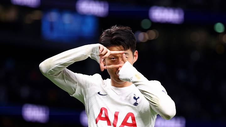 Former Spurs right-back Alan Hutton has stated that Tottenham Hotspur is set to activate the one-year extension option on Son Heung-min’s contract.