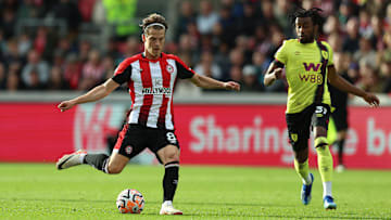 Brentford FC v Burnley FC - Premier League