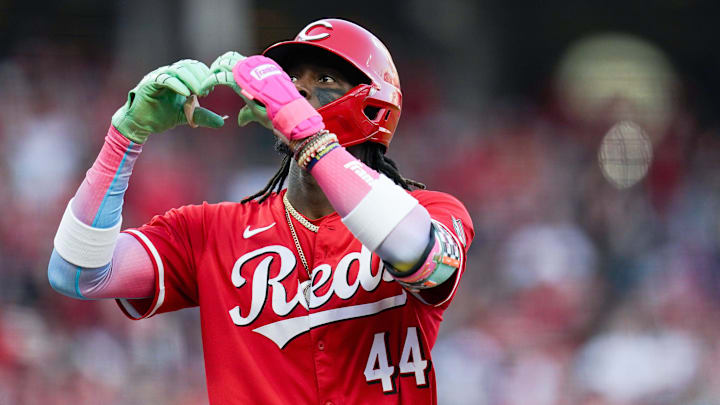 Cincinnati Reds shortstop Elly De La Cruz (44) makes a gesture to fans after hitting a homer in the third inning of a MLB game between the Cincinnati Reds and Pittsburgh Pirates. Cincinnati Reds shortstop Elly De La Cruz (44) makes a gesture to fans after hitting a homer in the third inning of a MLB game between the Cincinnati Reds and Pittsburgh Pirates.