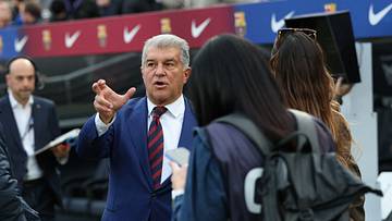 Joan Laporta a fermé la porte à des départs d'ici la fin du mercato. Joan Laporta a fermé la porte à des départs d'ici la fin du mercato.