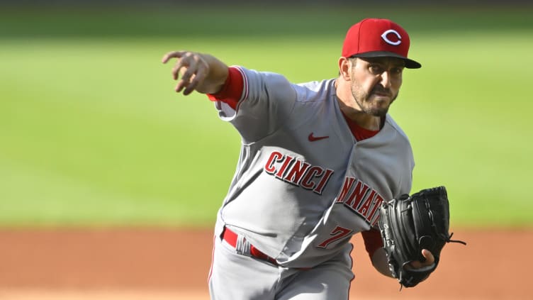 Cincinnati Reds starting pitcher Connor Overton (71).