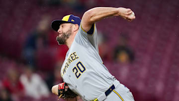 Milwaukee Brewers v Cincinnati Reds