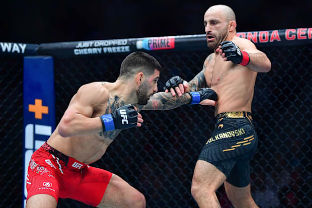 Fighter claims Ilia Topuria vs. Alexander Volkanovski rematch 'official' for UFC 314