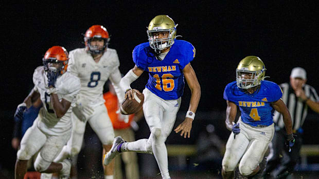 Cardinal Newman quarterback Jyron Hughley