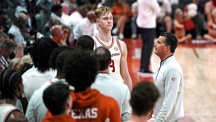 Texas Longhorns head coach Sean Miller