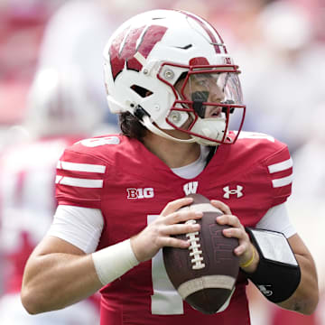 Wisconsin quarterback Danny O'Neil is expected to start when the Badgers travel to Alabama on Saturday.