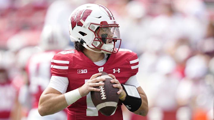Wisconsin quarterback Danny O'Neil is expected to start when the Badgers travel to Alabama on Saturday.