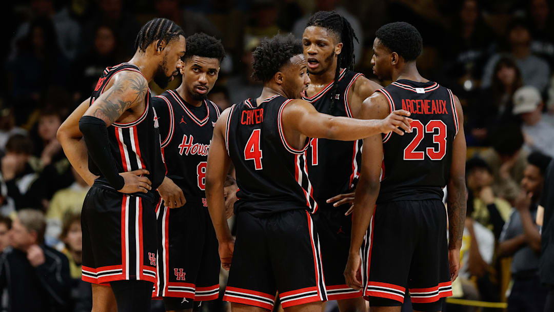 Houston's LJ Cryer (4) with teammates