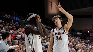 Gonzaga Bulldogs Graham Ike (15) and Braden Huff (34).