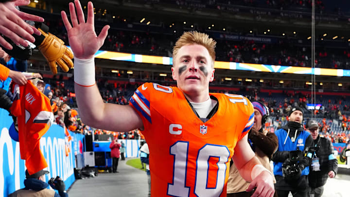 Bo Nix's wife Izzy's epic photo with Zach Wilson's fiancée, Broncos WAGs after loss