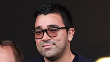 Deco essaie de correspondre aux demandes de son coach.