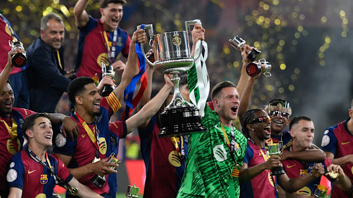 Le FC Barcelone a remporté le triplé national cette saison. Le FC Barcelone a remporté le triplé national cette saison.