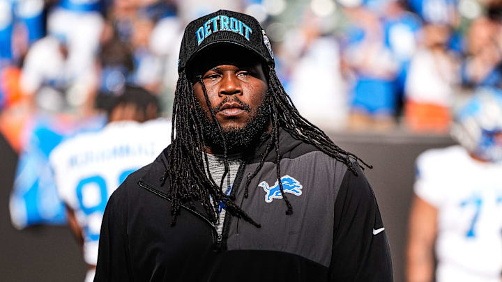 Detroit Lions defensive tackle Alim McNeill (54) watches warmup ahead of Cincinnati Bengals game at Paycor Stadium in Cincinnati on Sunday, Oct. 5, 2025.