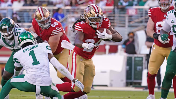 Sep 9, 2024; Santa Clara, California, USA; San Francisco 49ers running back Jordan Mason (24) runs during the second quarter against the New York Jets at Levi's Stadium. Mandatory Credit: David Gonzales-Imagn Images