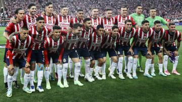 Chivas va por otro fichaje