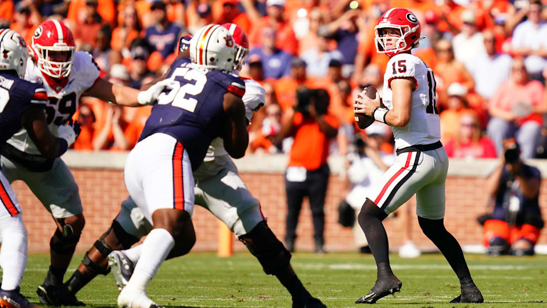 Georgia Bulldogs quarterback Carson Beck (15)