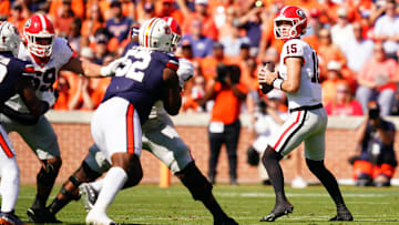 Georgia Bulldogs quarterback Carson Beck (15)