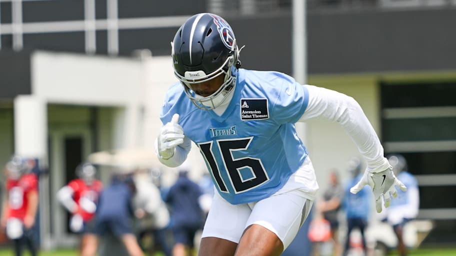 Treylon Burks broke his collarbone at Titans practice on Saturday. | Steve Roberts-Imagn Images