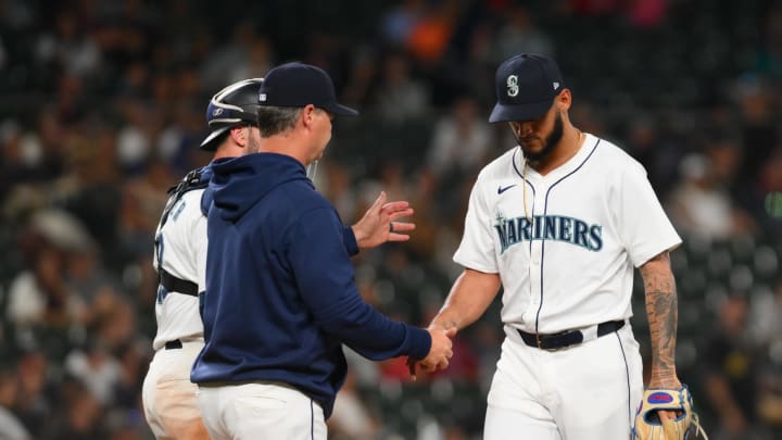 Seattle Mariners manager Scott Servais (9) pulls relief pitcher Jonathan Hernandez (72) from the game during the ninth inning against the Detroit Tigers at T-Mobile Park on Aug 7.