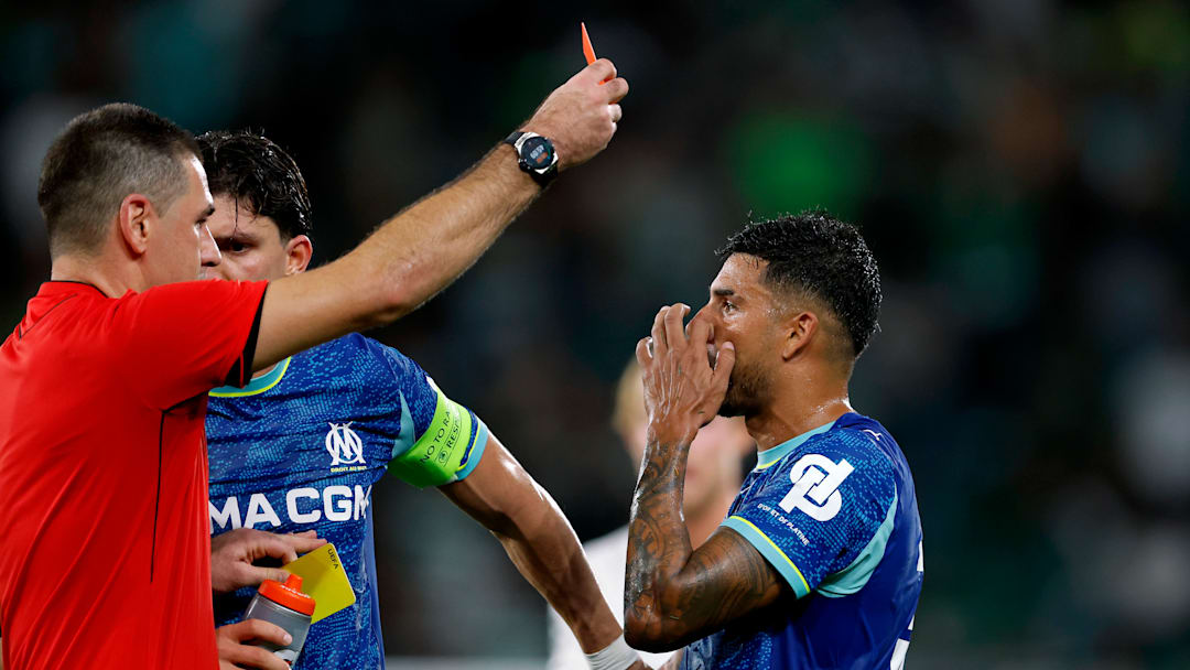 Emerson Palmieri a été expulsé. Emerson Palmieri a été expulsé.
