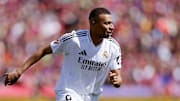 Kylian Mbappé, auteur d'un triplé face au Barça.