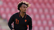 Zirkzee könnte auch nach Gladbach wechseln