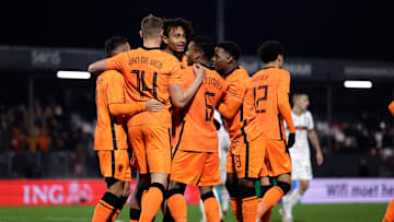 Micky van de Ven with Quinten Timber for Netherlands U21