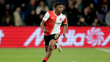 Bayern Munich have held talks with young Feyenoord defender Givairo Read.