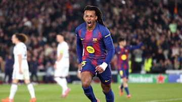 FC Barcelone se donne de l'air au classement de la Ligue des Champions. FC Barcelone se donne de l'air au classement de la Ligue des Champions.