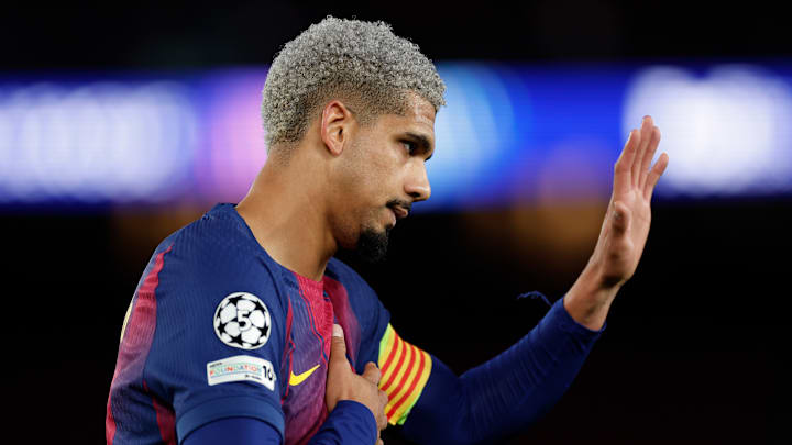 R. Araujo - FC Barcelone