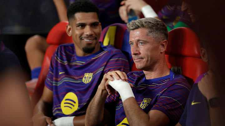 Lewandowski mit einer neuen Rolle bei Barça Lewandowski mit einer neuen Rolle bei Barça