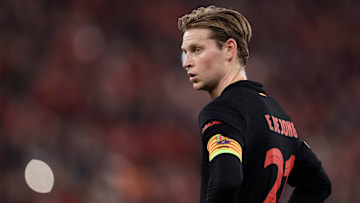 Frenkie de Jong is edging towards Barcelona stay