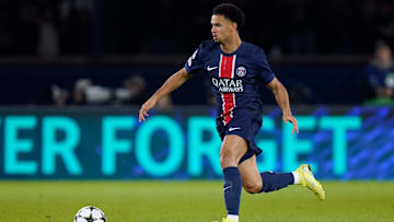 Warren Zaïre-Emery devrait être titulaire.