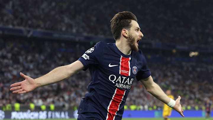 Khvicha Kvaratskhelia a inscrit le quatrième but du PSG dans cette finale de Ligue des Champions. Khvicha Kvaratskhelia a inscrit le quatrième but du PSG dans cette finale de Ligue des Champions.