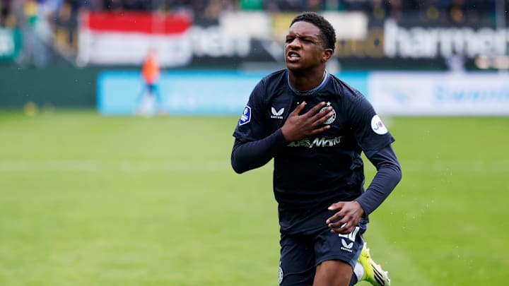 Bayern Munich cool interest in Feyenoord defender Givairo Read.
