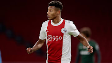 Brasileiro de 25 anos defendeu o Ajax por seis temporadas