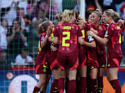 Die DFB-Frauen jubeln - das Netz auch