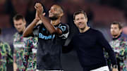 Beide auf Abschiedstournee? Jonathan Tah und Xabi Alonso