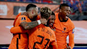 Holanda e Dinamarca protagonizam um dos amistosos mais equilibrados deste sábado (26)