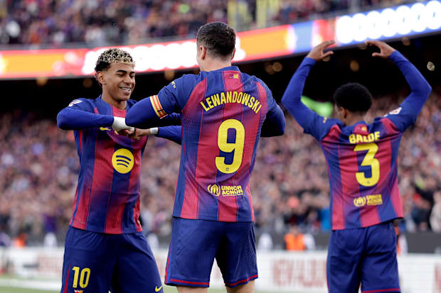 ลามีน ยามาล และ โรเบิร์ต เลวานดอฟสกี้ ลามีน ยามาล และ โรเบิร์ต เลวานดอฟสกี้