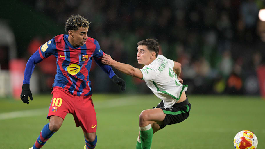 Lamine Yamal and Mario García.