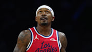 Clippers guard Bradley Beal (0) looks up at the scoreboard as he plays against the Suns during a game at the Mortgage Matchup Center on Nov. 6, 2025.