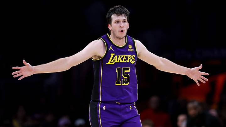Philadelphia 76ers v Los Angeles Lakers