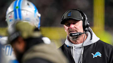 Detroit Lions head coach Dan Campbell talk to quarterback Jared Goff (16) before a play against Philadelphia Eagles during the first half at Lincoln Financial Field in Philadelphia on Sunday, November 16, 2025.